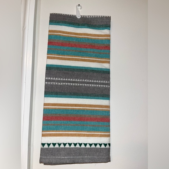 NWT Simply Southwest Decorative Kitchen Towel - Picture 2 of 2
